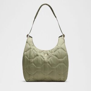NWT Lululemon Athletica Quilted Shoulder Bag 5 litres in Bay Leaf